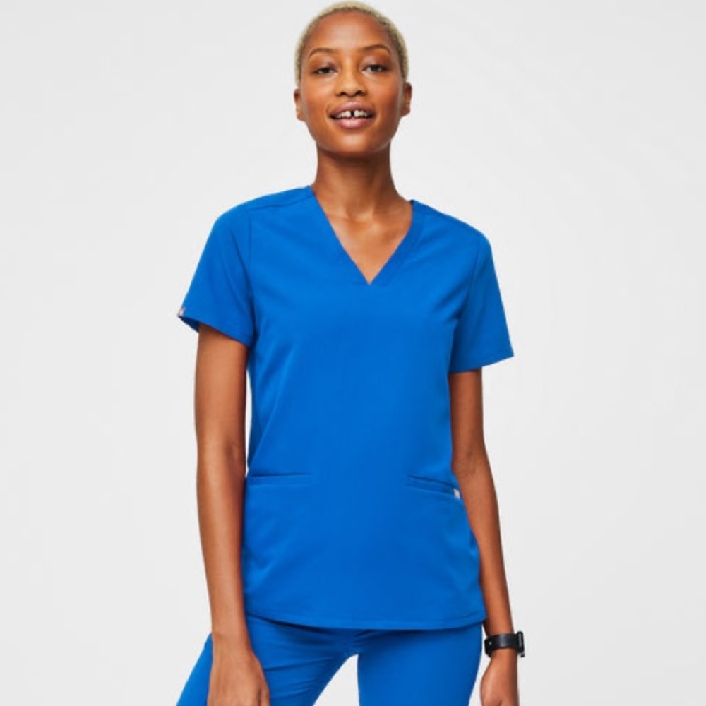 Figs Casma Three Pocket Scrub Top, Royal Blue